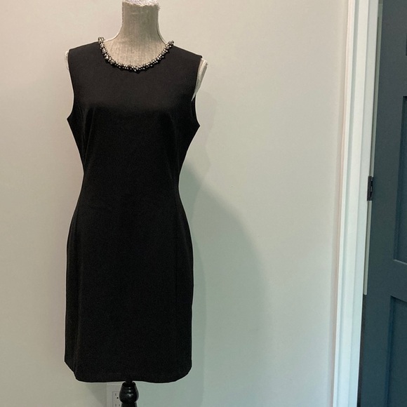 MADAME Ms Black Sleeveless Dress Beaded Neckline Sheath Size LARGE 42 Chic - Picture 6 of 15